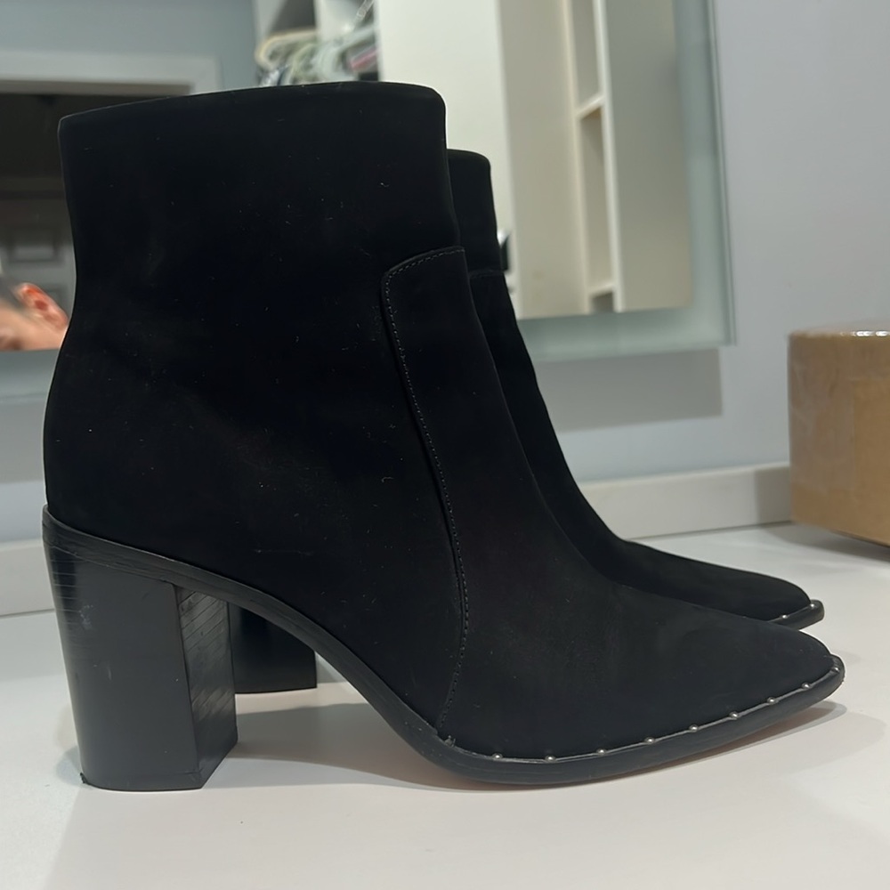 Schutz Woman’s Pattys studded black suede point toe ankle boot. Size 8